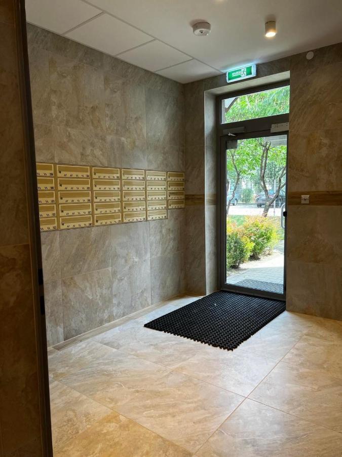 Апартаменты Apartament 69 Metro Варшава Экстерьер фото
