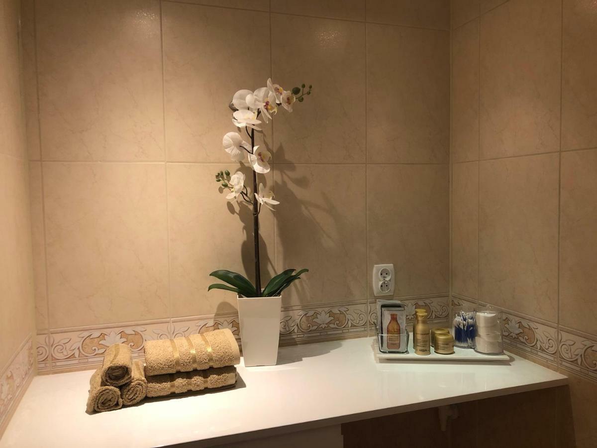 Апартаменты Apartament 69 Metro Варшава Экстерьер фото