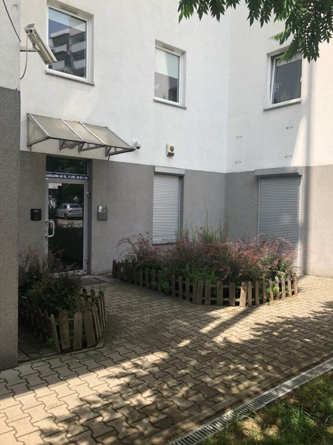 Апартаменты Apartament 69 Metro Варшава Экстерьер фото
